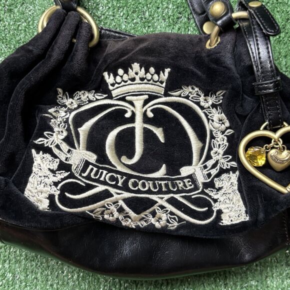 Juicy Couture Black Velvet Small Purse Vintage Y2K Bag Heart Charm Gold Chain - Picture 5 of 13